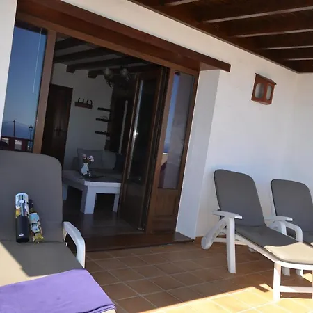 Canto Rojo, Con Vistas A Lobos *