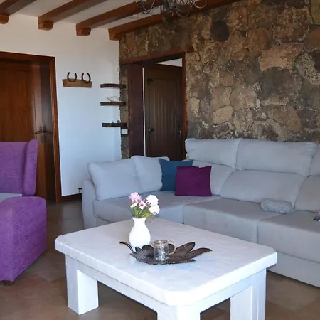 Casa rural Canto Rojo, Con Vistas A Lobos