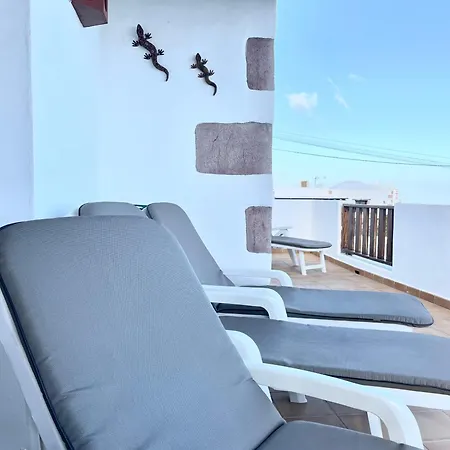 Canto Rojo, Con Vistas A Lobos * La Asomada (Lanzarote)