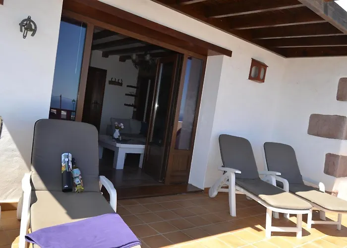 Canto Rojo, Con Vistas A Lobos *