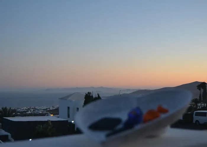 Canto Rojo, Con Vistas A Lobos *