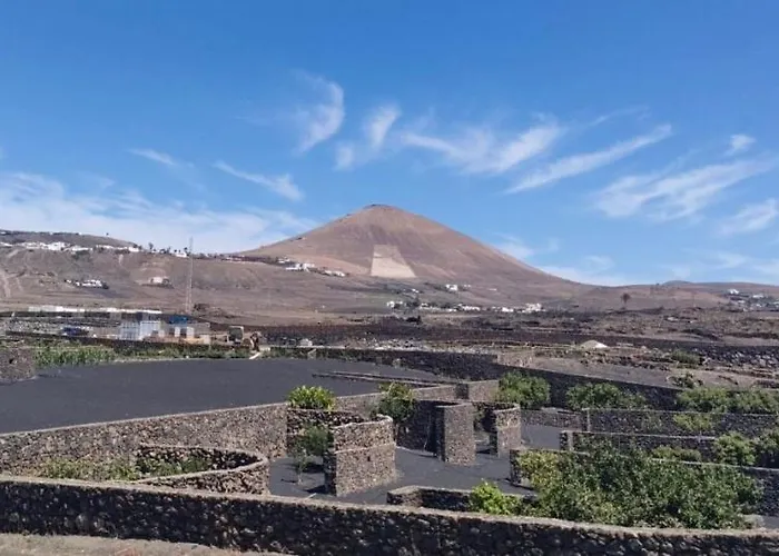 Canto Rojo, Con Vistas A Lobos *
