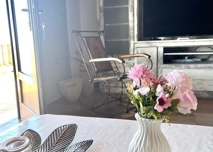 Canto Rojo, Con Vistas A Lobos La Asomada (Lanzarote)