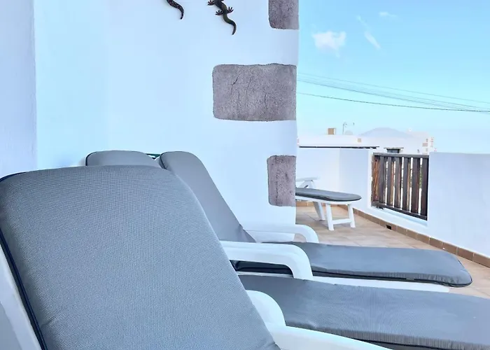 Canto Rojo, Con Vistas A Lobos * La Asomada (Lanzarote)