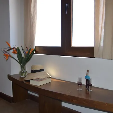 Canto Rojo, Con Vistas A Lobos *