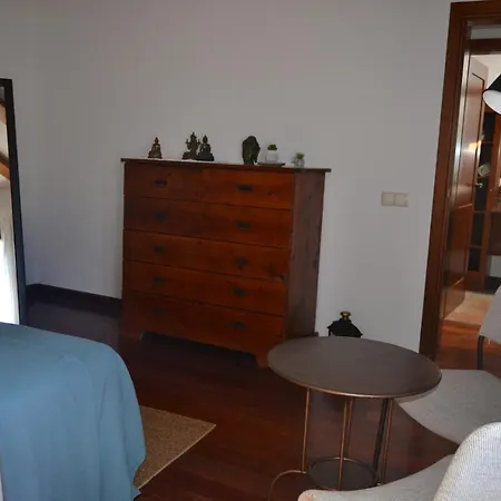 Canto Rojo, Con Vistas A Lobos