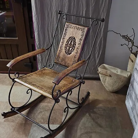 Canto Rojo, Con Vistas A Lobos