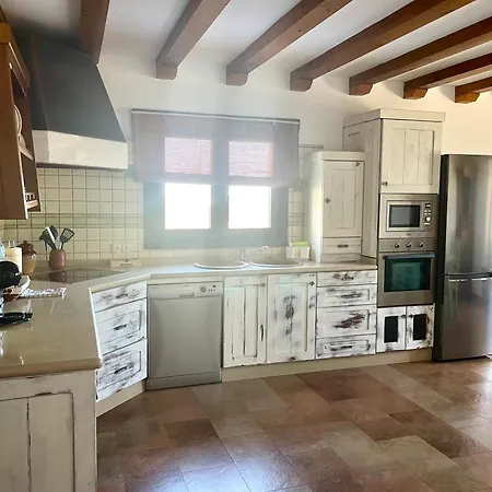 Canto Rojo, Con Vistas A Lobos