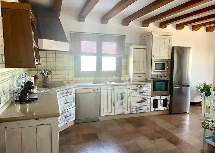 Canto Rojo, Con Vistas A Lobos