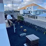 Canto Rojo, Con Vistas A Lobos * La Asomada (Lanzarote)