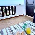 Canto Rojo, Con Vistas A Lobos La Asomada (Lanzarote)